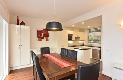 Pokolbin Villa | Villa Executive 2br Cypress Resort Condo located within Cypress Lakes Resort (nothing is more centra