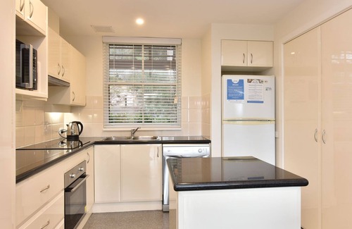 Pokolbin Villa | Villa Executive 2br Cypress Resort Condo located within Cypress Lakes Resort (nothing is more centra