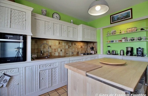 Henvic Villa | Villa* facing the sea with heated and covered swimming pool