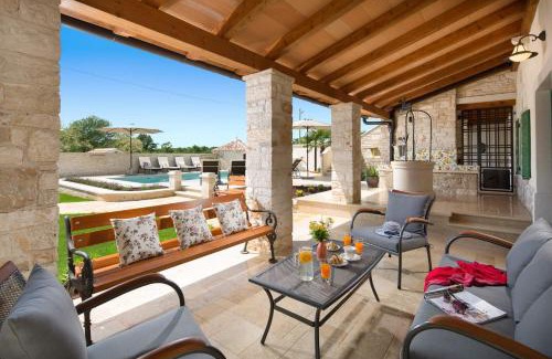 Zminj Villa | Villa Faggiolo by Villa Plus