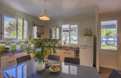 Sorbo-Ocagnano House | villa feet in the water/gite 3 stars
