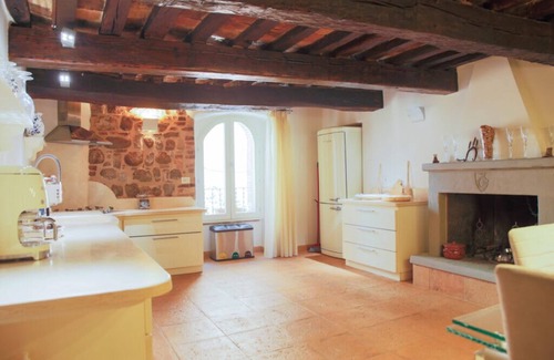 Ficulle Villa | Villa Ficulle Summary