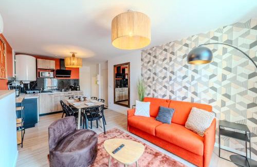 Roanne Apartment | Villa Floréa 5-8p - Parking & Clim