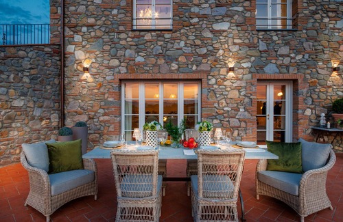 Montecarlo Villa | Villa Flora, a Luxury 3 bedrooms Farmhouse with Pool and Jacuzzi