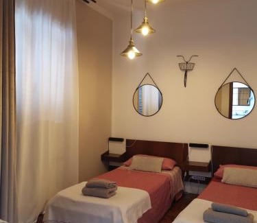 Luni House | Villa Flora Affittacamere