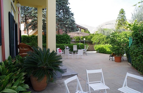 Mondello Villa | Villa Flores a Mondello by Wonderful Italy