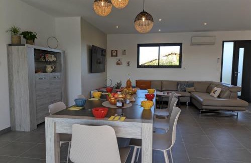 Joyeuse Villa | Villa Floria Neuve avec Piscine Privée Chauffée en Sud Ardèche