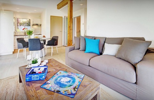 Talloires-Montmin Villa | Villa Flying Dragon - luxury stay for 8 in Lake Annecy, pool - OVO Network