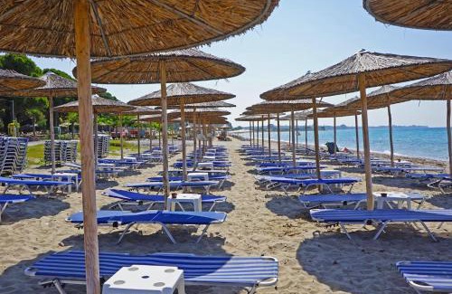 Nea Propontida Villa | Villa Fofo - Beautiful Sea Front Villa with 650m2 garden