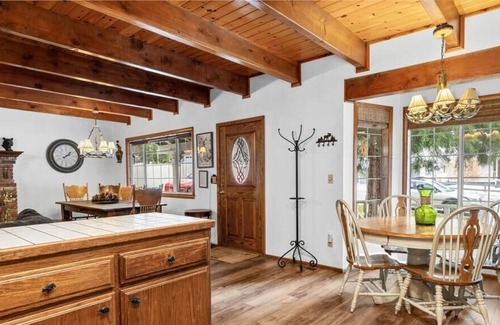 Fox Farm Villa | Villa for 16 w A/C + EV Charger + Pool/Ping Table