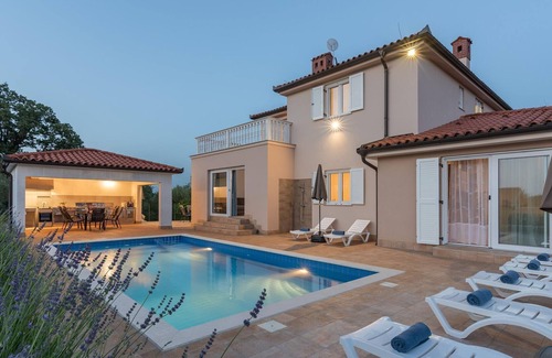 Radini Cabin | Villa for up to 8 guests with private pool, sauna and jacuzzi