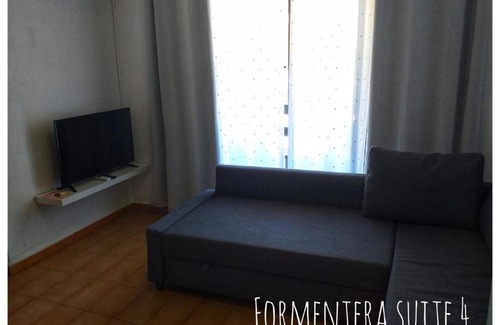 Es Pujols Villa | Villa 'Formentera Suite 4' with Balcony, Wi-Fi and Air Conditioning