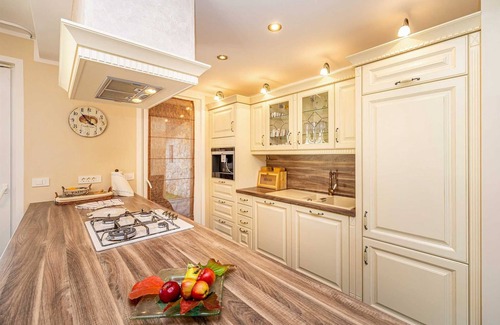 Porat Villa | Villa Forte with Heated Private Pool close to the Beach