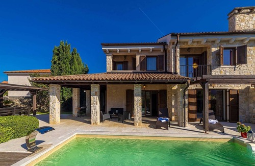 Porat Villa | Villa Forte with Heated Private Pool close to the Beach