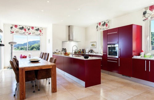 Les Adrets-de-l'Esterel Villa | Villa in Varl with Pool and Hill Views