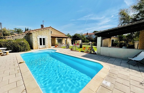Port-Saint-Louis-du-Rhone House | Villa with beautiful master suite and beautiful garden pool