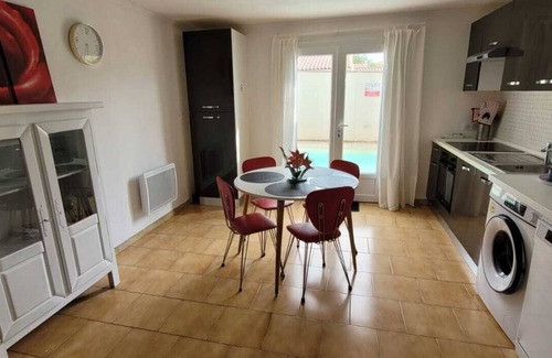 Saint-Georges-de-Didonne Villa | VILLA 3 STARS 10 PEOPLE SWIMMING POOL SHOPS 1.2 km BEACHES