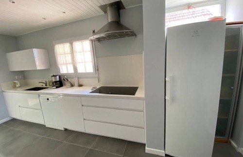 Saint-Gilles-Croix-de-Vie Villa | Villa with terrace for 10, 700 m from the beach, 400 m from shops and market