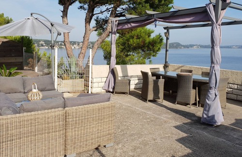 Saint-Mitre-les-Remparts Villa | Villa with private pool
