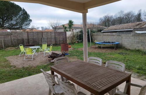 Saint-Sulpice-et-Cameyrac House | Villa Darna au Calme Avec Piscine, Proche Bordeaux