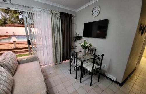 Germiston House | Villa Francisco Bed & Breakfast Solar Power