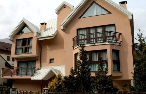 Bardonecchia Apartment | Villa Frejus - STUDIO sleeps 3-4
