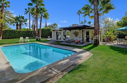 Racquet Club Estates Cottage | Villa Freya