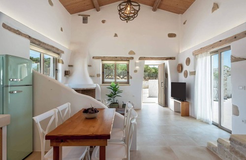 Kaliviani House | Villa Froudi Summary: