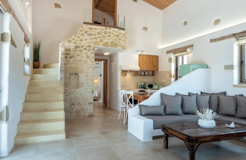 Kaliviani House | Villa Froudi Summary: