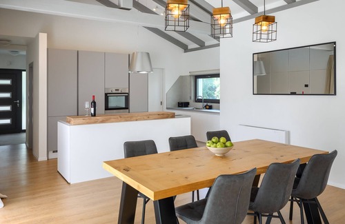Kringa Villa | Villa Gala - Privater Pool, 3 Schlafzimmer, 3 Badezimmer, Haustierfreundlich