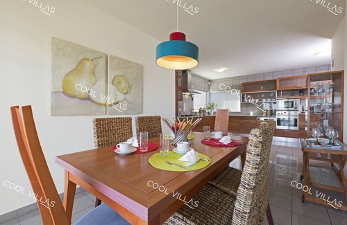 Cerro de Aguia Ski Chalet | Villa Gardénia - amazing sea view, games rooms, pool, wifi