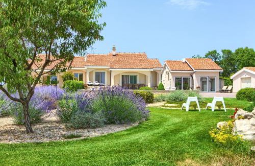 Vrh Villa | Villa Gardena