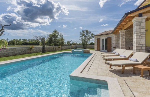 Jakovici House | Villa Gardenia with pool, garden and jacuzzi
