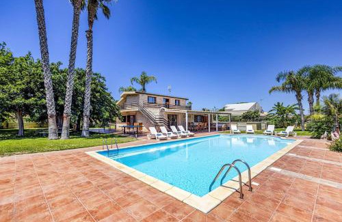 Caucana-finaiti-casuzze-finaiti Nord Villa | Villa Garofani by Villa Plus
