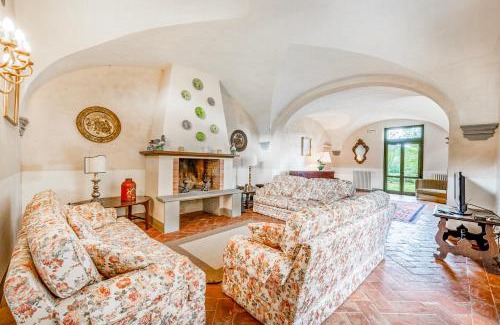 Peccioli Villa | Villa Giunone With Pool Close to Volterra - Happy Rentals