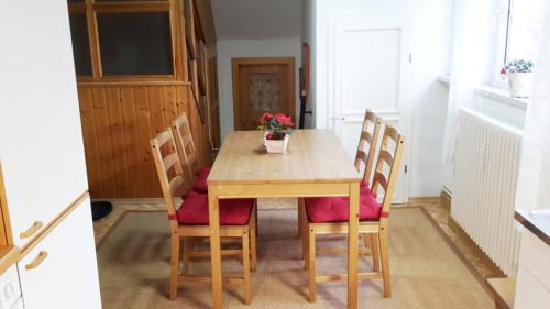 Bad Elster Apartment | Villa Goldbrunnen Ferienwohnung 3