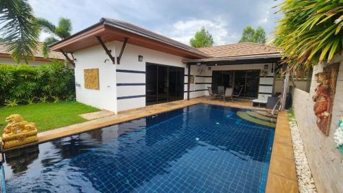 Rayong Villa | Villa Grace