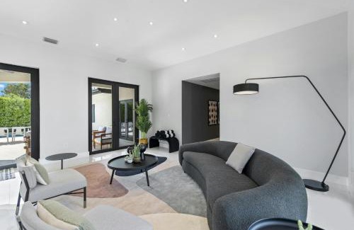 Fontainebleau Villa | Villa Grand