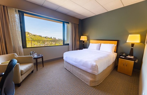 Malibu Hotel | Villa Graziadio at Pepperdine University