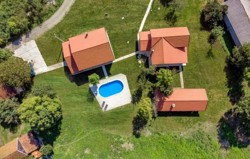Plaski House | Villa Green house - shared pool & BBQ