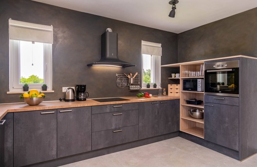 Nedescina Villa | Villa Green Olive: Pool, Privatsphäre und Stilvolles Refugium