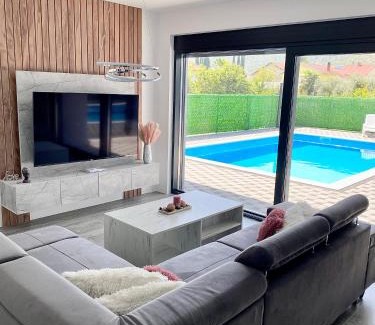 Pocitelj Villa | Villa Grey