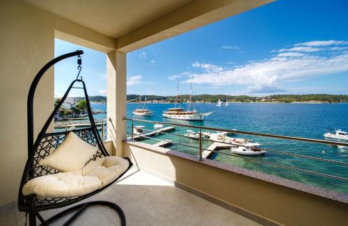 Rab Town Apartment | Villa Guliva