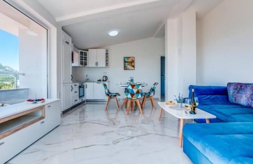 Zgrade Villa | Villa Hanna with Private Pool in Sutomore