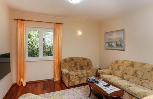 Cilipi Apartment | Villa Harmonia with patio and shared pool