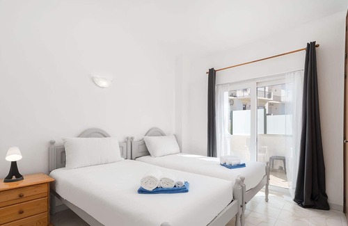 Guia Villa | Villa Harpista in Guia by Ideal Homes