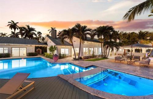 North Bay Village Villa | Villa Hashmi Luxury 5BD & 5BA Retreat on North Bay Island