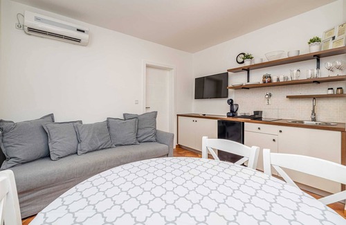 Linardici Apartment | Villa Haya - apartment MIRTA with heated pool