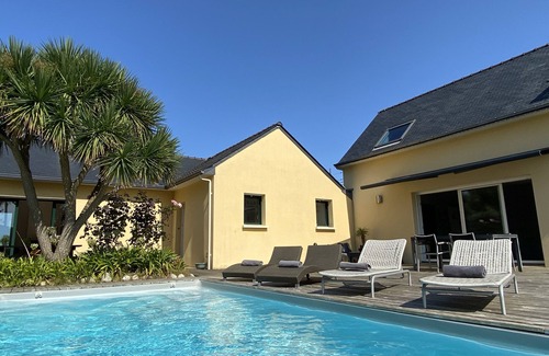 Plouguerneau Villa | Villa, heated pool, hammam, 200m from the beach, 8 people, sea view