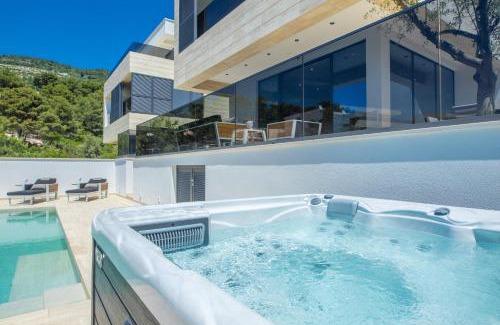 Komarna Villa | Villa Hedonist
